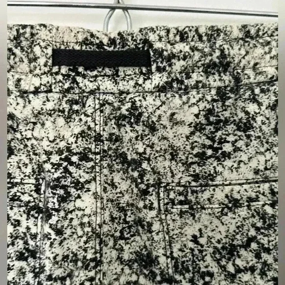 Athleta Farallon Short | Pebbles Texture Black | SZ M - Picture 6 of 11